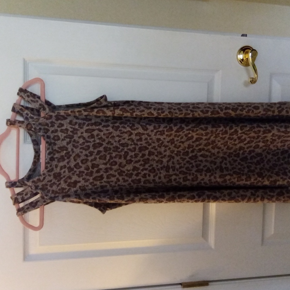 🐆 Dress, Cheetah leopard print, brown/gray sleeveless. Size Medium.